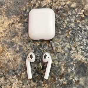- 2nd Generation Wireless Apple Air Pods